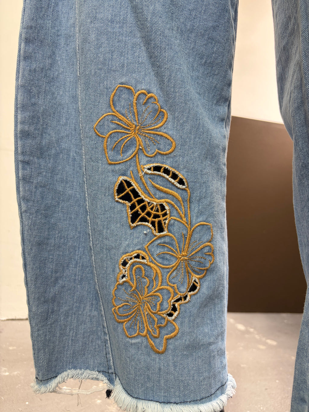 Denim ricamato