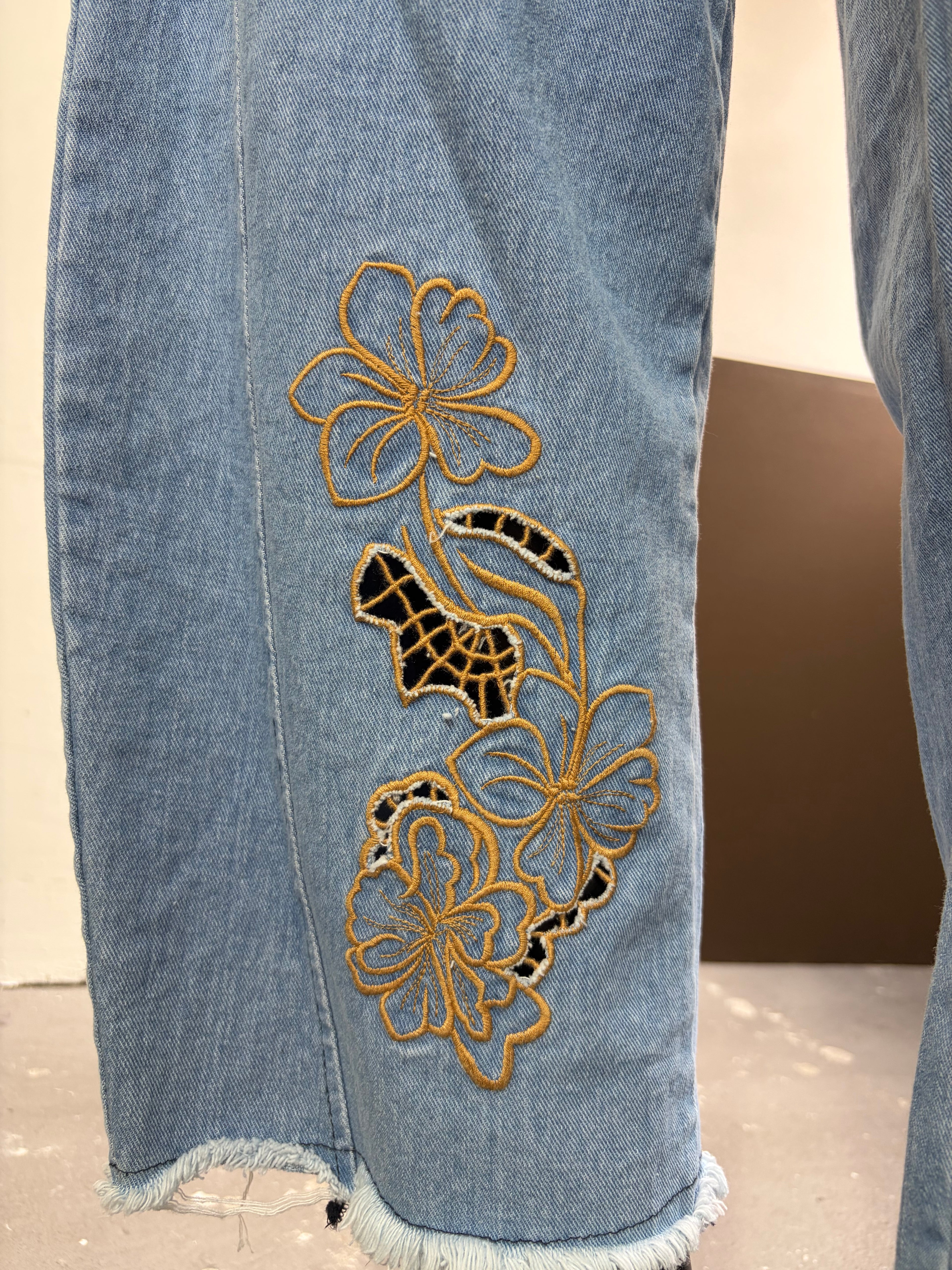 Denim ricamato