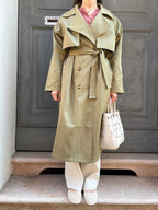 Trench con ricamo orientale